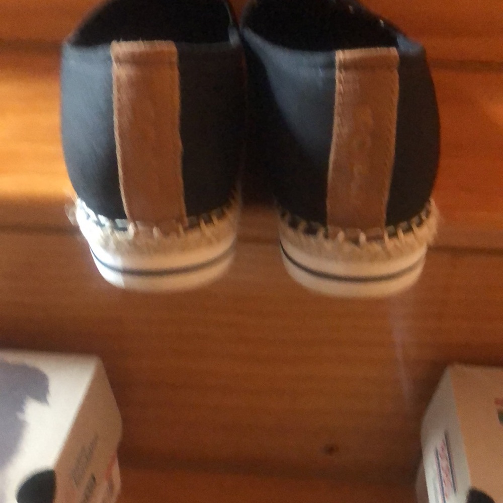 Bobs - Picture 2 of 5